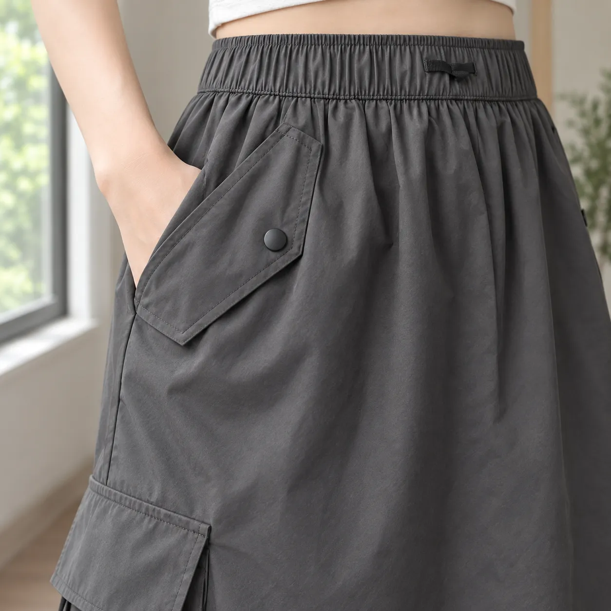 Edith Cargo Midi - detail view; other styling excluded